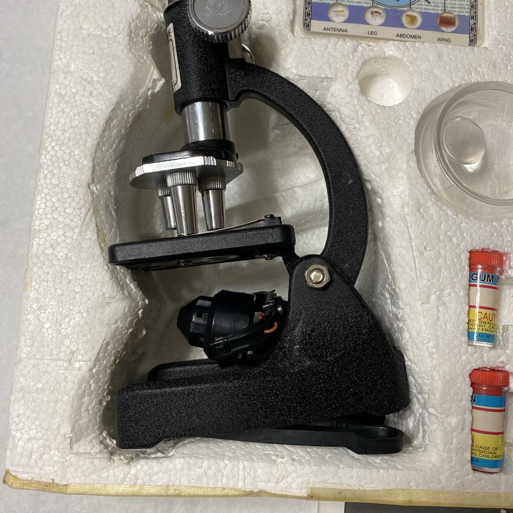 Vintage Microscope Set 100x-900x Zoom Used