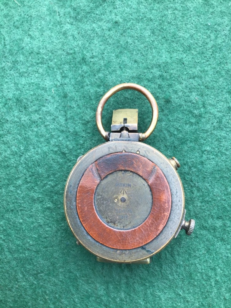 Vintage WW1 working compass dated 1917 in leather case also dated 1917