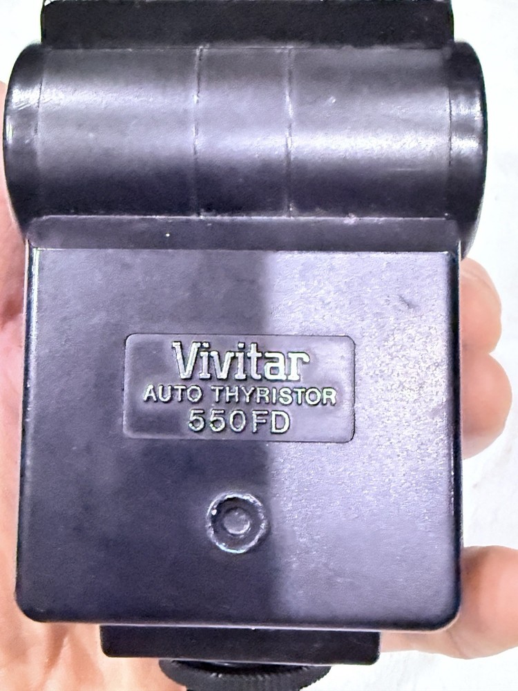 Vivitar Auto Thyristor 550FD Flash Unit – Tested Working