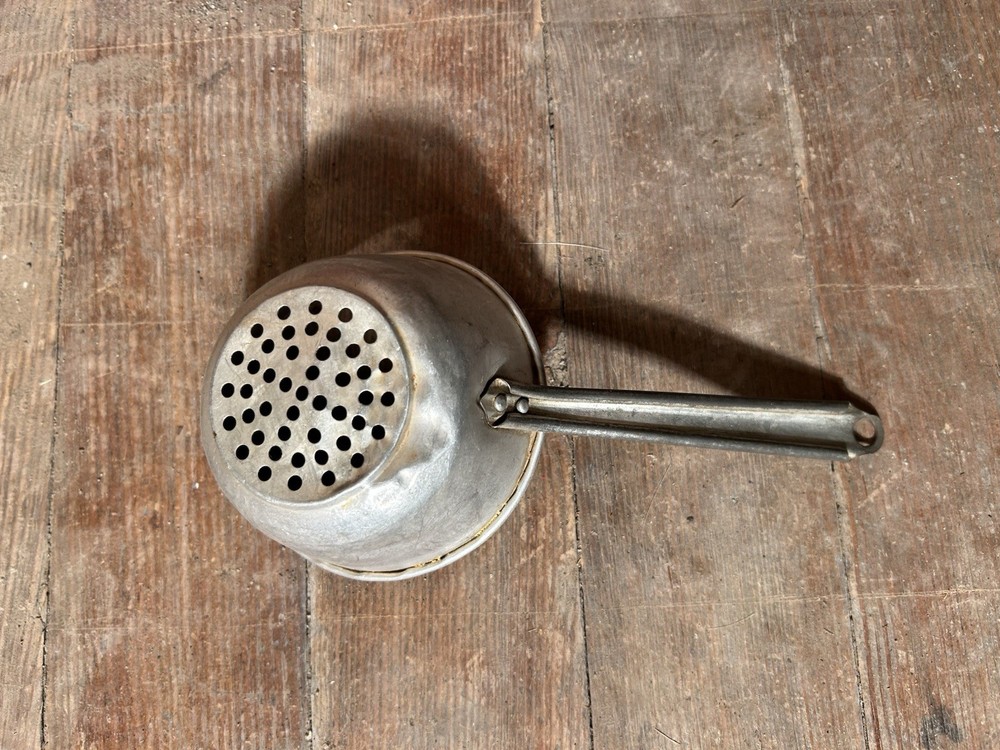 Antique Aluminum Strainer With Handle