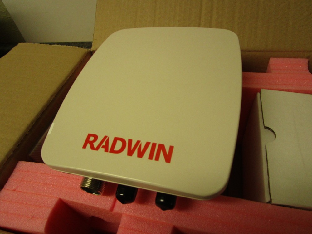 New! Radwin 5000 DU-5510-0200 Subscriber Unit -Includes Mounting Kit
