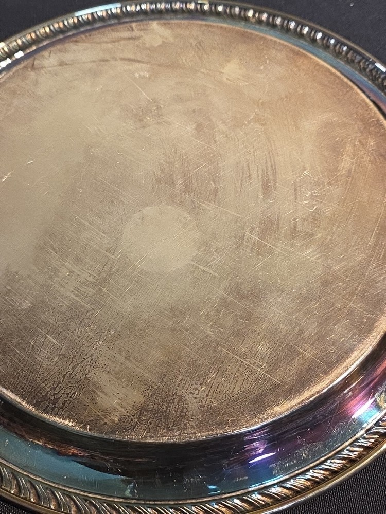 WM Rogers 870 10.25" Plate