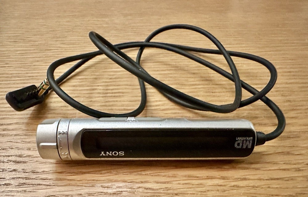 Sony MZ-E35 Walkman Portable MiniDisc MD Player - Please Read