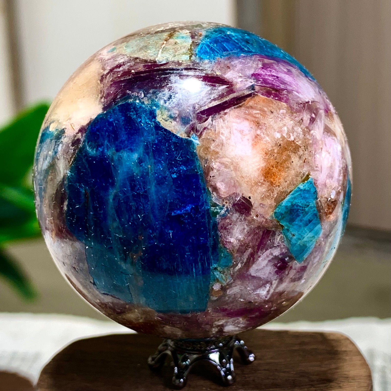 180G Natural Blue Aptite +Sun Stone purple lepidolite Sphere mineral sample