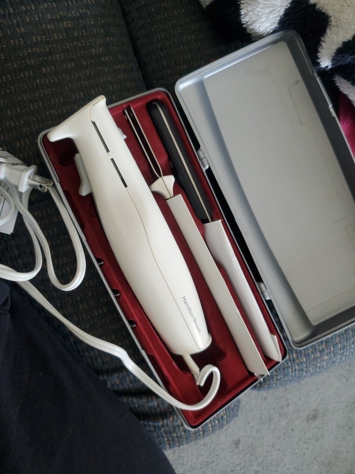 Hamilton Beach Electric Knife Set With Case