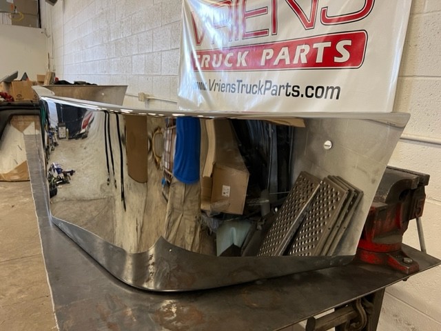 1996-2004 FREIGHTLINER CENTURY CLASS CHROME BUMPER