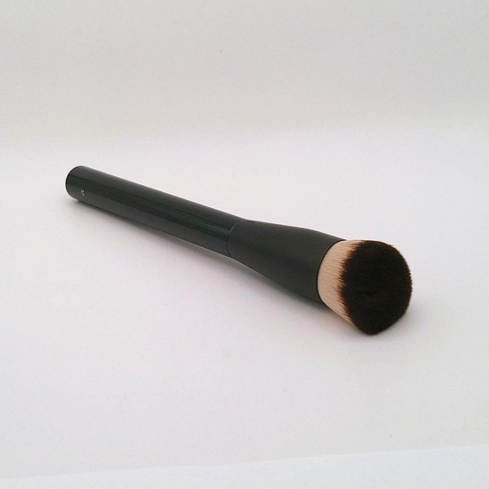 NYX Professional Makeup BRUSH #37 *NEW*