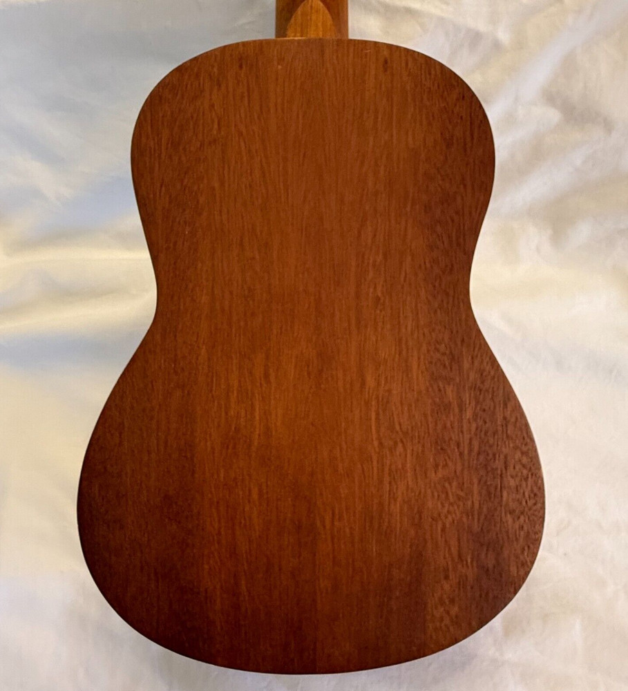 Oskar Schmidt By Washburn Ukulele OU2