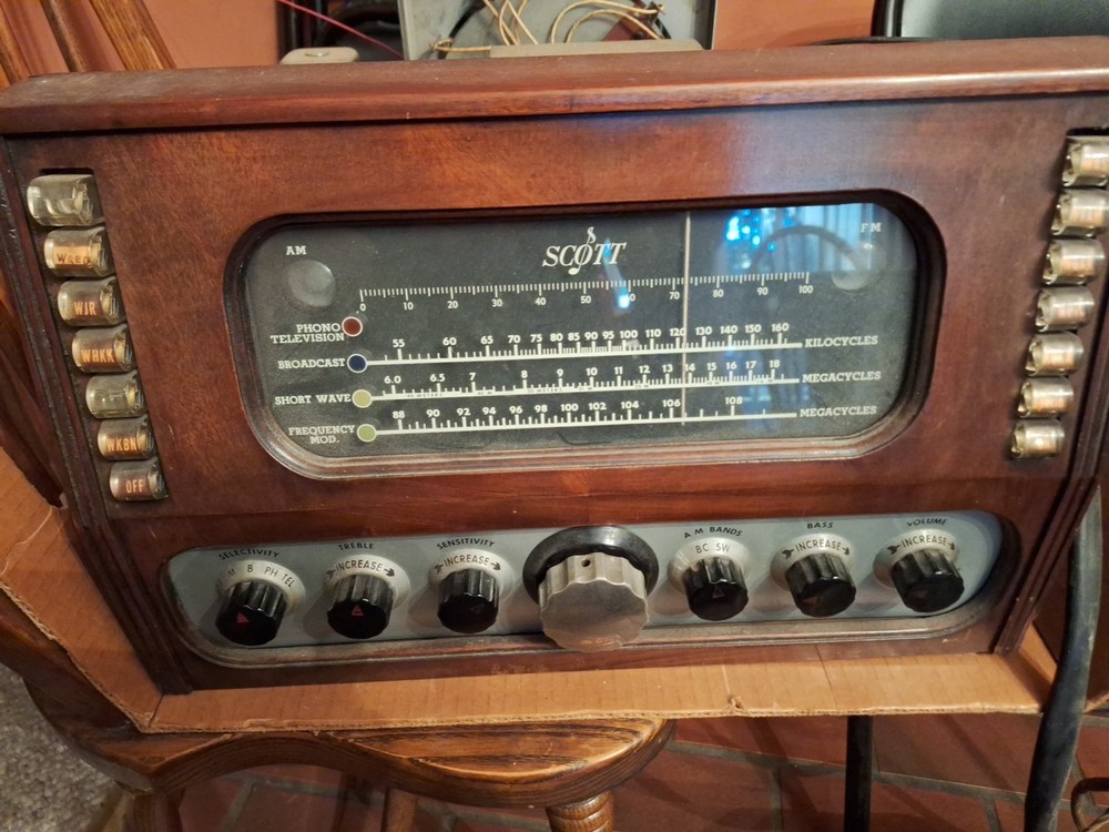 SCOTT 800B  Reciever Chassis  TUBES / CABLES  / GOOD GLASS. See Video