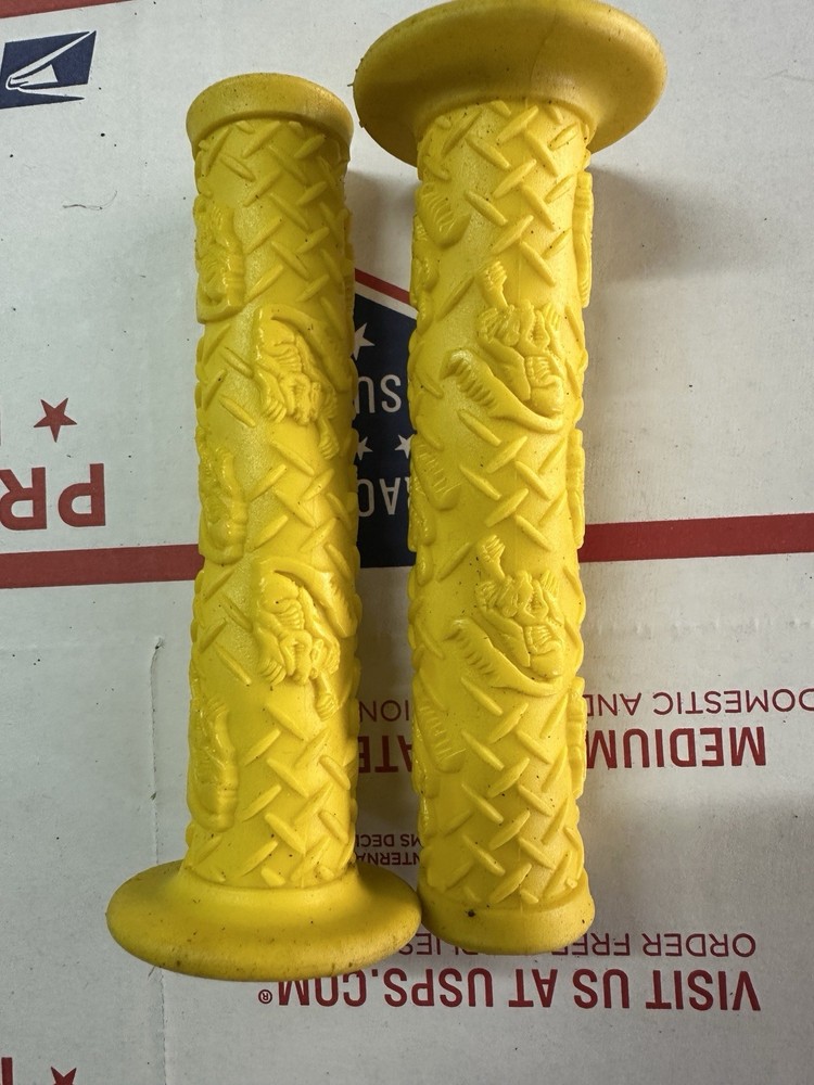 Old School Mongoose grips Yellow
