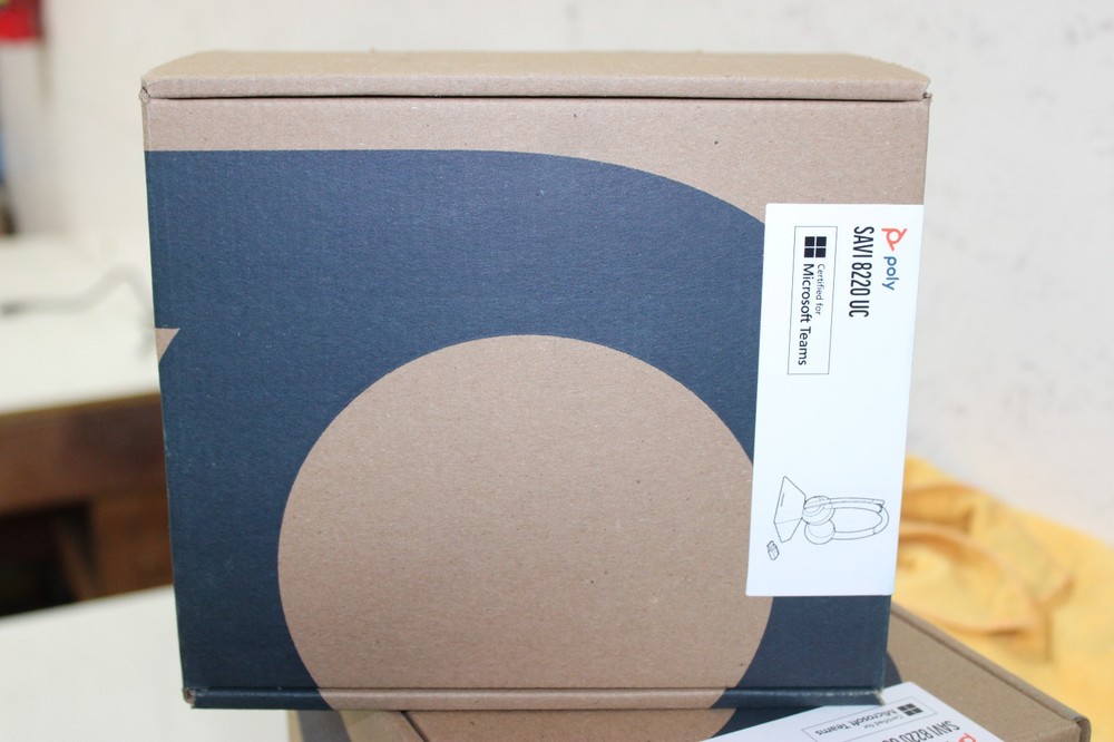 New Poly Savi 8220uc HEADSET