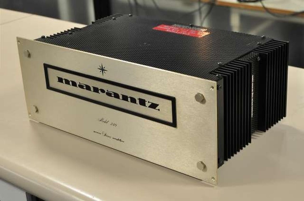 Marantz Model 240 Stereo Amplifier Silver Serviced Tested Working