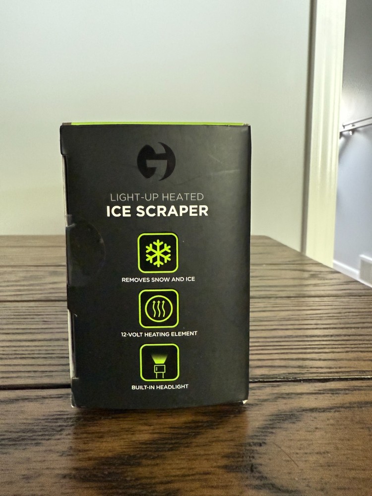 SMARTGEAR Light-Up Heated Ice Scraper 12V - 15ft Cord - Squeegee Function