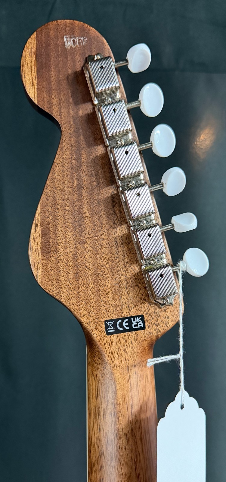 Fender King Vintage Dreadnought Acoustic-Electric Guitar Aged Natural (922)