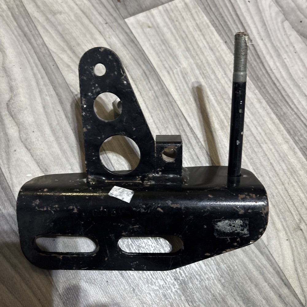 GENUINE MACK HOOD HINGE BRACKET 68QM53 OEM