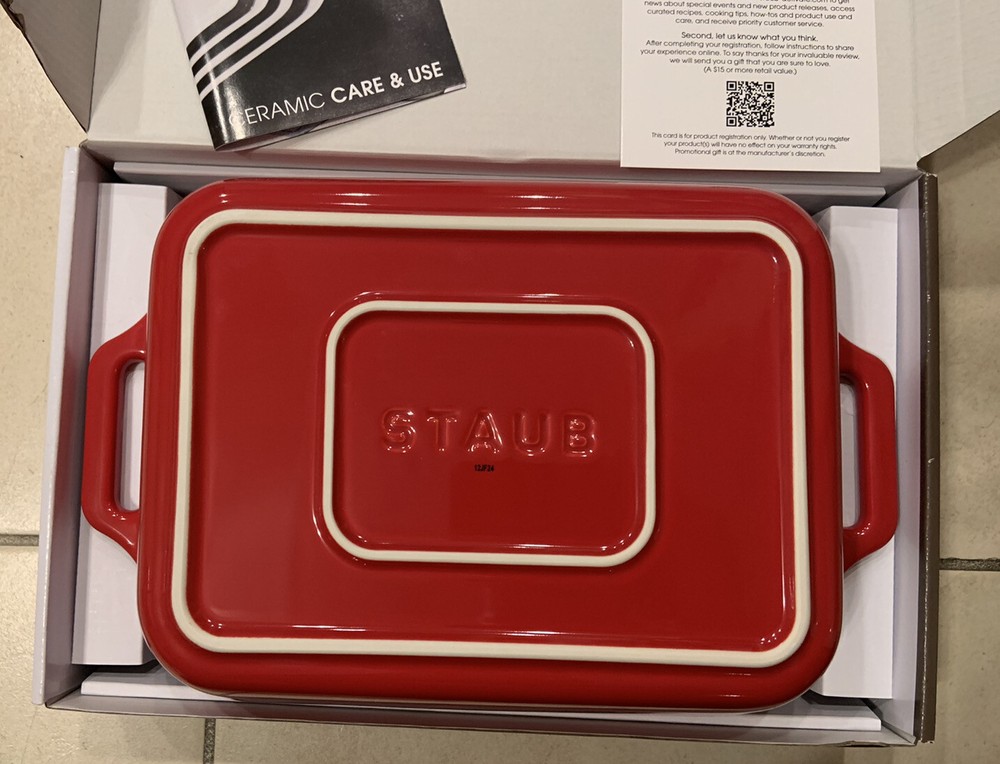 STAUB Ceramique Rectangular Gratin Baking Dish 10.5”x7.5” 2.5qt Cherry Red NEW