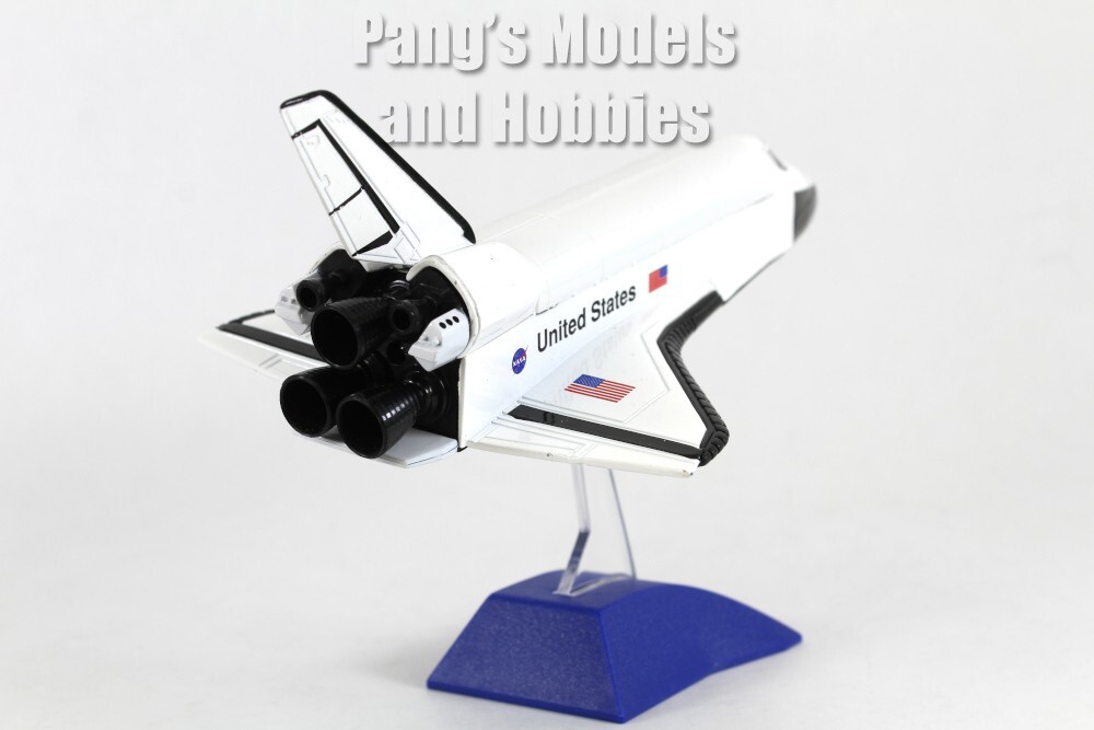 Space Shuttle - Astronauts and Display Stand 1/200 Scale Diecast & Plastic Model