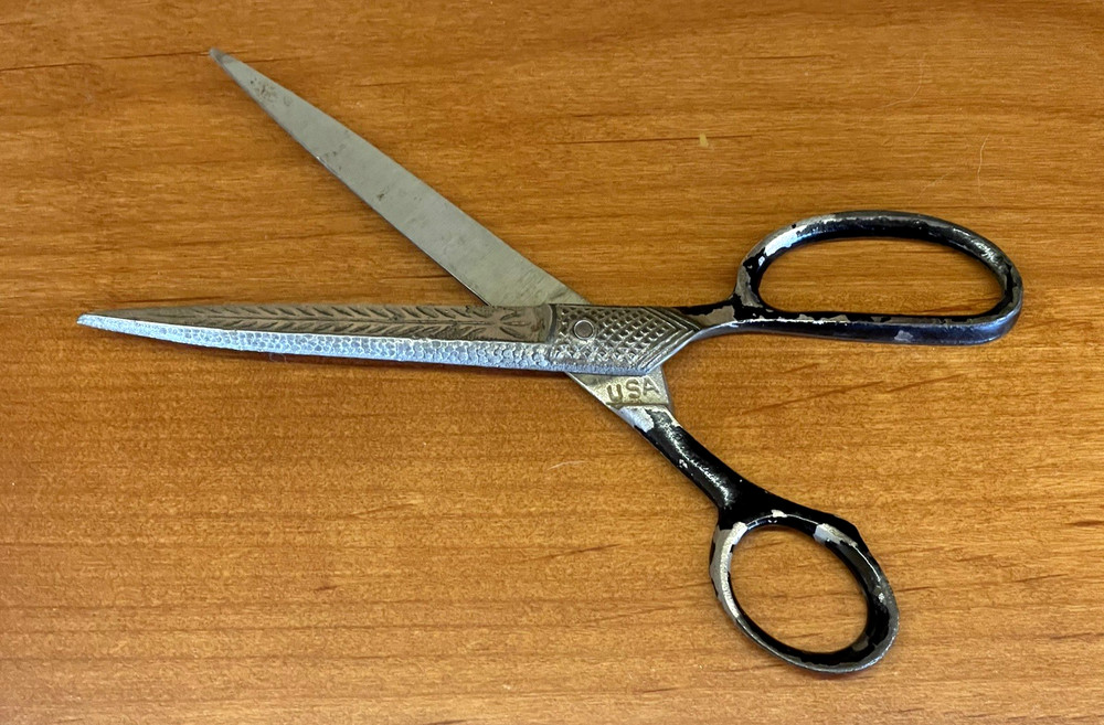 Vintage 8” Feathered Pattern Scissors Black Handles USA