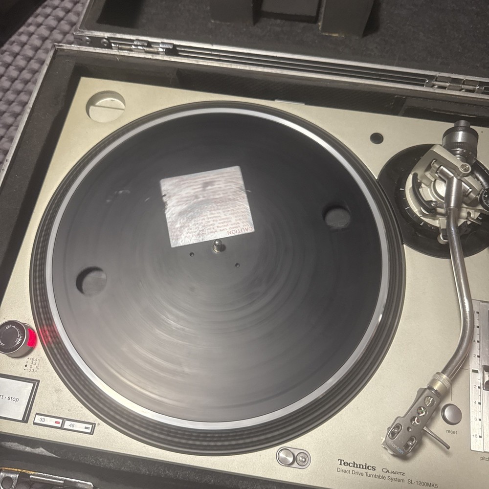 Technic 1200 Mk5 With Marathon Flight Case And Stanton M44-7 Shure Needle