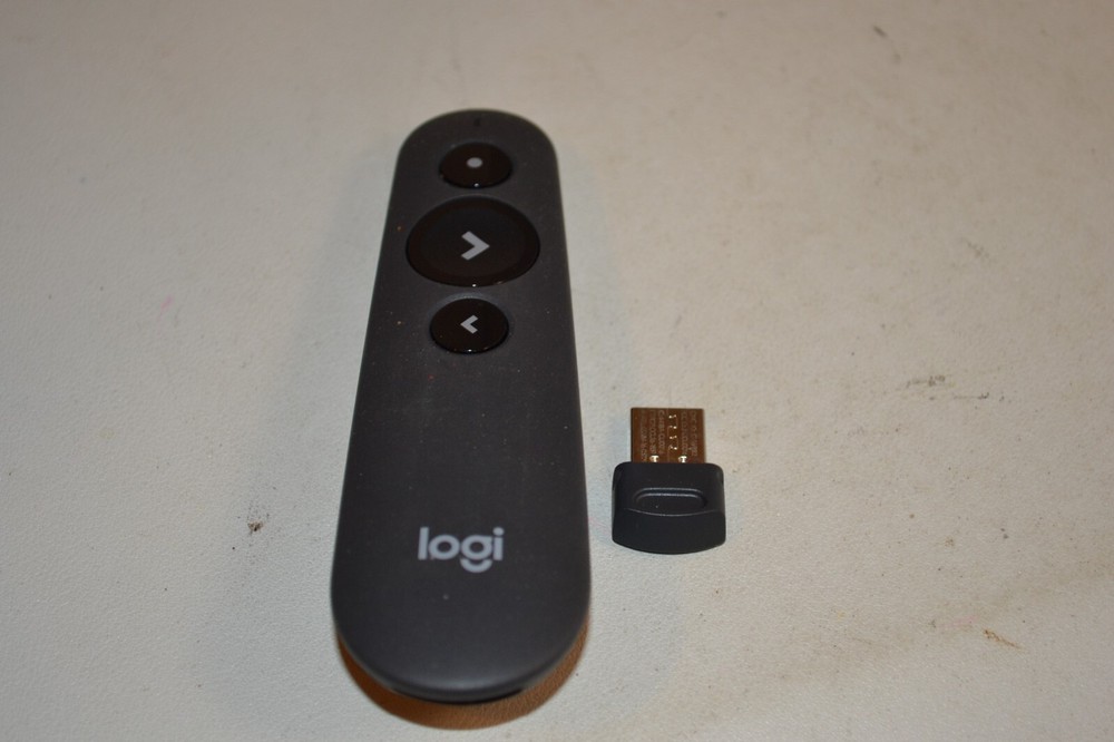 GENUINE Logitech R500 Laser Presentation Remote, Gray RR0015