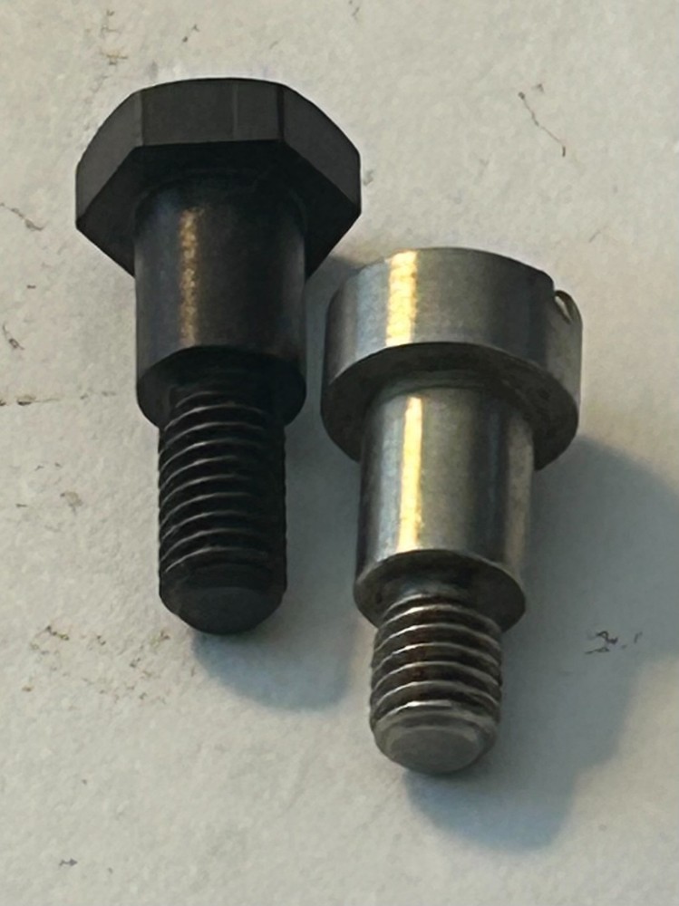 565473 Stud Screw