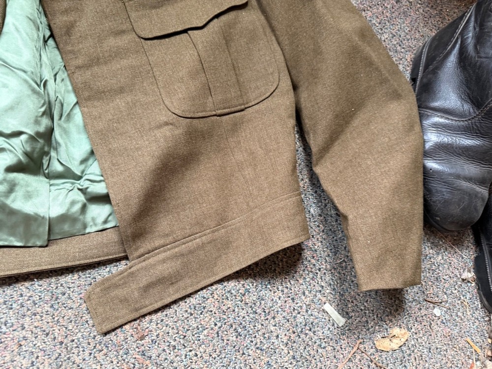 ORIGINAL POST WWII US ARMY EM NCO M1944 CLASS A IKE JACKET- MEDIUM/LARGE, 42R