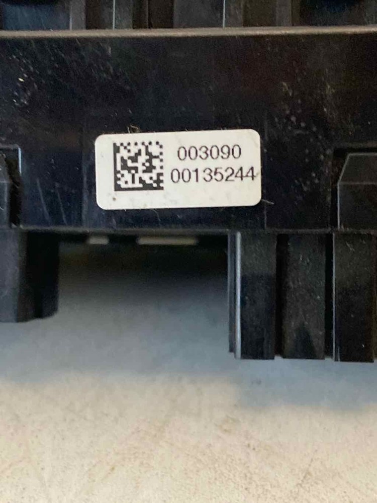 Used A/C Selector Switch fits: 2019 Ford Ecosport automatic temperature control