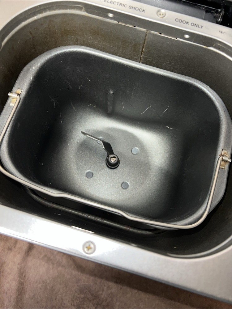 Cuisinart Automatic Bread Maker CBK-100 Programmable 2-lb Stainless Stl - Tested