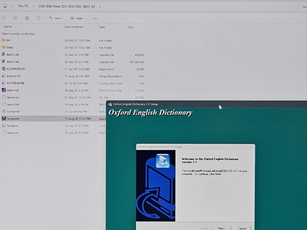 Oxford English Dictionary Version 3.1.1 CD-ROM 2 CDs with installation code