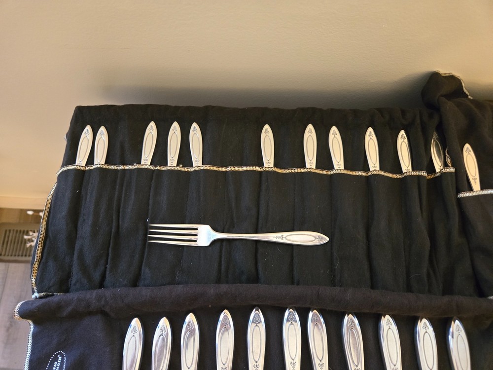 Adam pattern ONEIDA COMMUNITY PLATE FLATWARE (SILVERPLATE) 1917