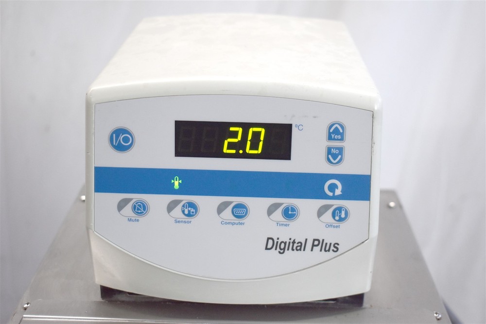 Thermo Electron Neslab RTE 740 Recirculating Chiller Cooling Heating Bath