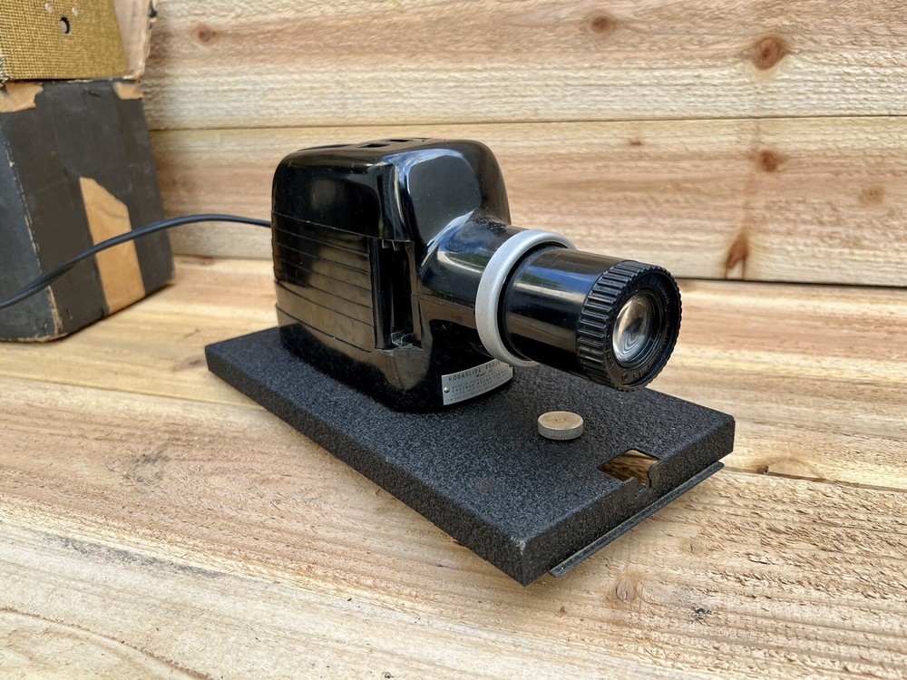 Vintage Kodaslide Model 1A Slide Projector Case AND Original Packaging