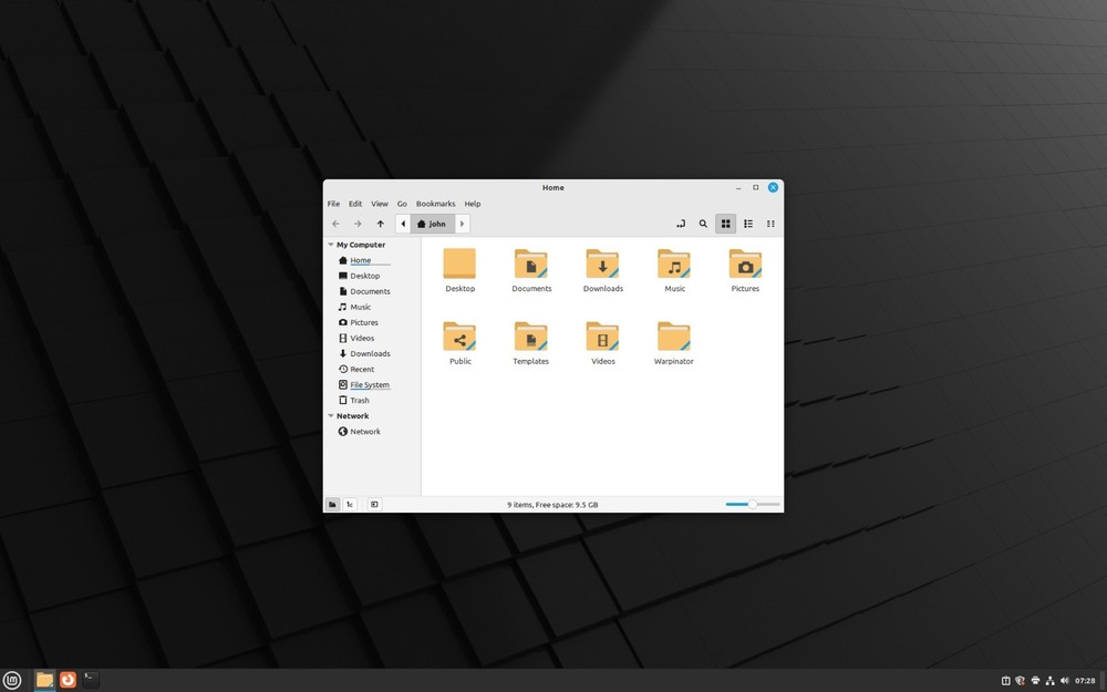 Linux Mint XFCE 22.2 Bootable USB Installer -Latest Version Same Day Shipping