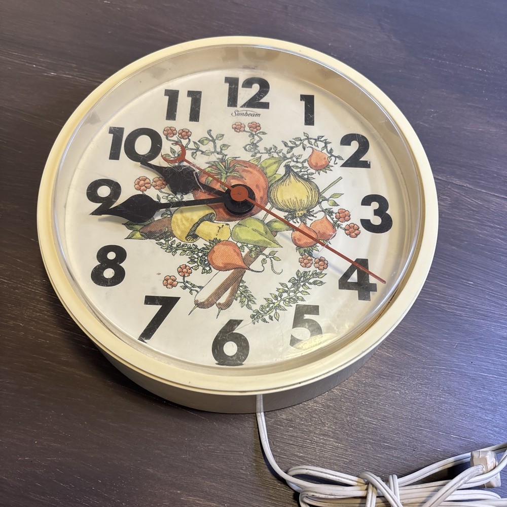 Vintage Sunbeam Vegetable Kitchen Wall Clock WORKS
