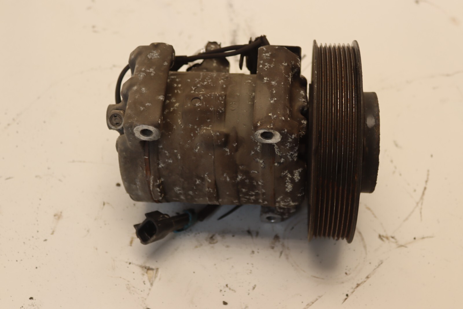 13-17 FREIGHTLINER CASCADIA EVOLUTION DD15 A/C AIR COMPRESSOR 22-65771-000 OEM