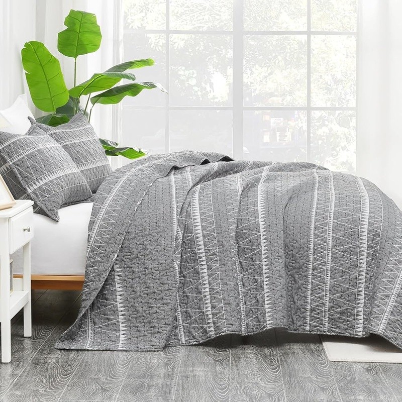 Reversible Microfiber Quilt Set Geometric Pattern Lightweight Queen 3PCs New