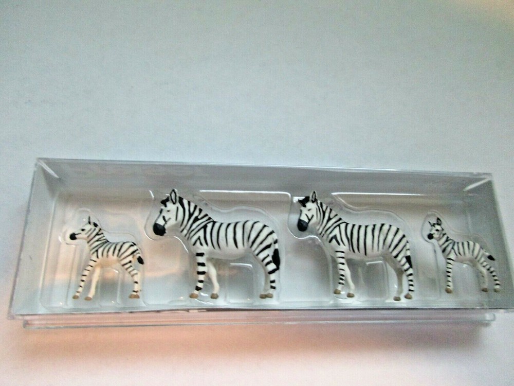 Preiser - Zebra (4 pieces)  #20387 (NIB)