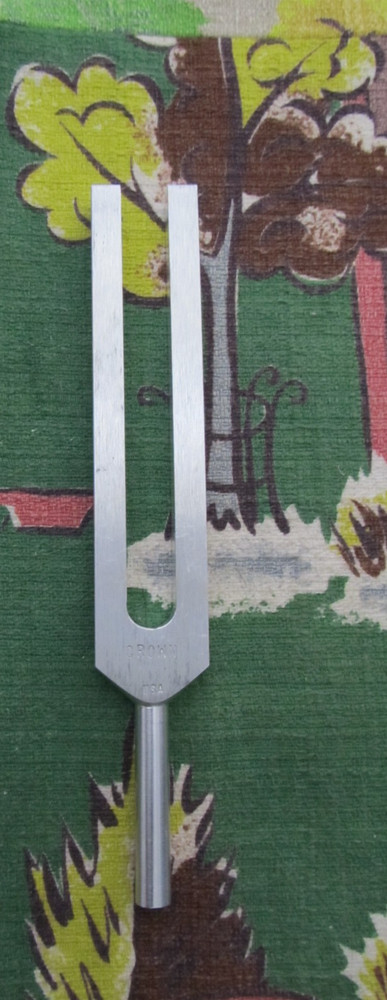 Vintage Crown 512 C tuning fork