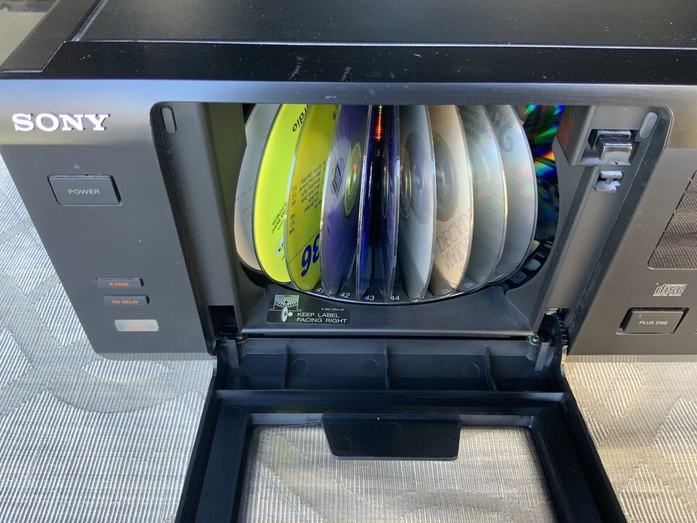 Sony CDP-CX55 Mega Storage 50+1CD Player/Changer Tested/Working NO Remote