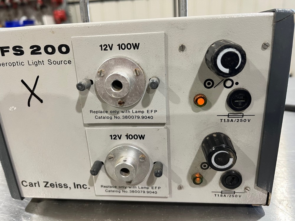 Zeiss LFS 200 fiberoptic light source