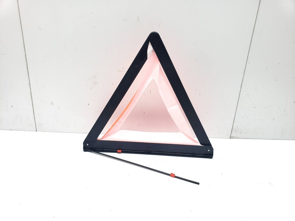 AUDI A5 8T 2013 EMERGENCY WARNING HAZARD TRIANGLE 8K0860251