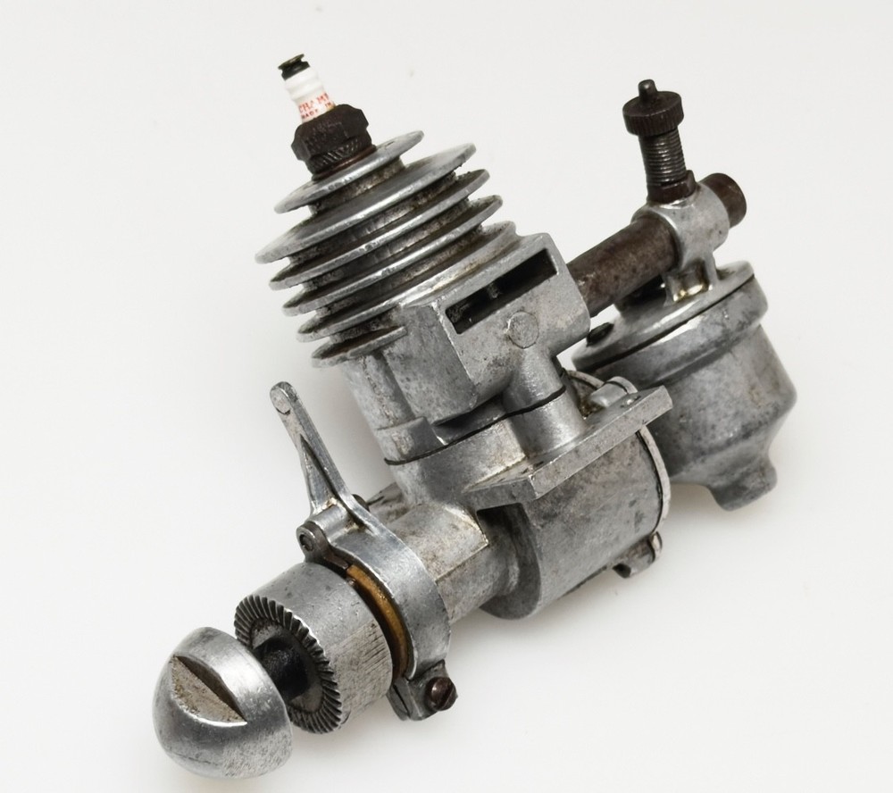 Vintage SYNCRO B-30 .29 Slag Engine for Model Airplane