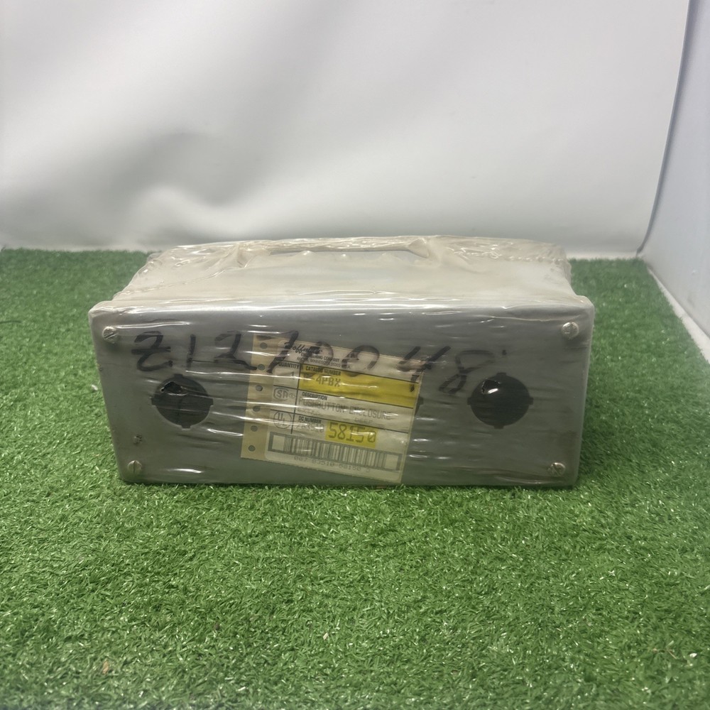 Schaefer's Pushbutton Enclosure | 4-Hole 30.5mm | E4PBX | 800T-4TZ