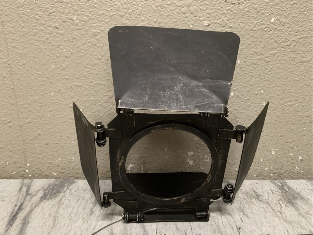 Mole Richardson Barn Doors Light Shield, Mini. With A Cable And Chain