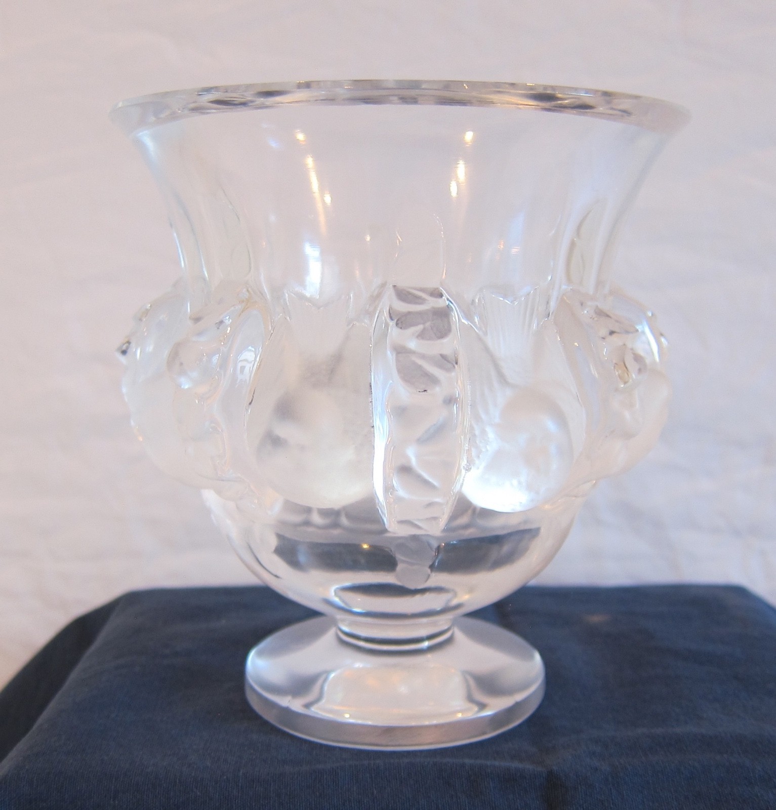 SIGNED Vintage Lalique Frosted Glass Satin Crystal Dampierre Bird Vase
