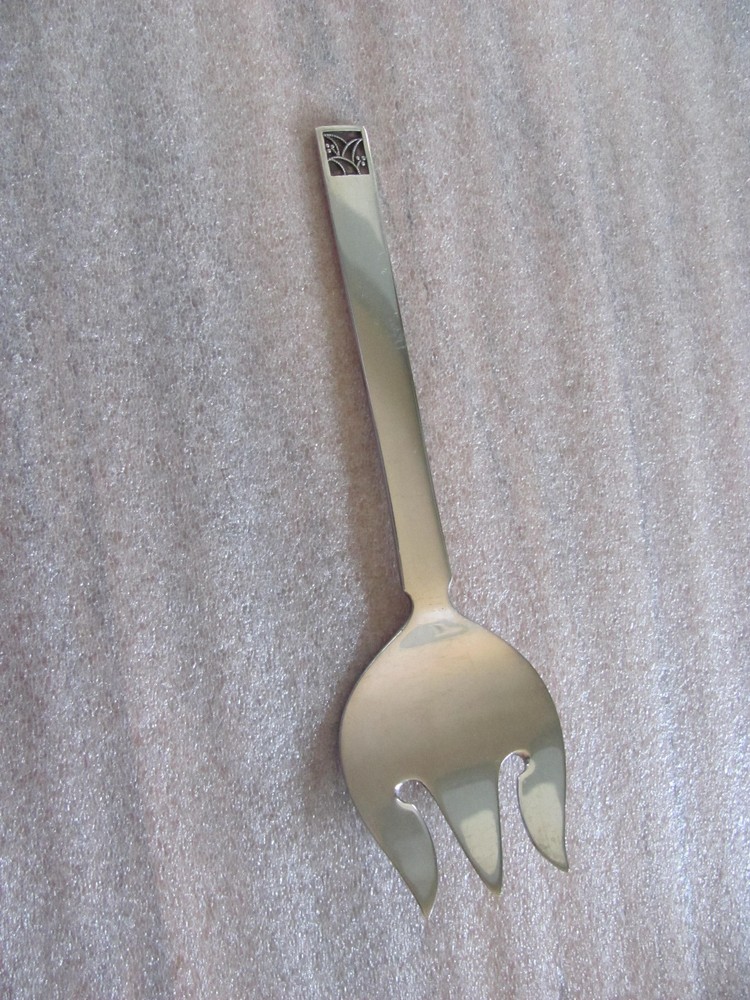 Evald Nielsen Denmark Silver 830 - Pattern #33 - Cake-Fork/Pastry Server 6 5/8"