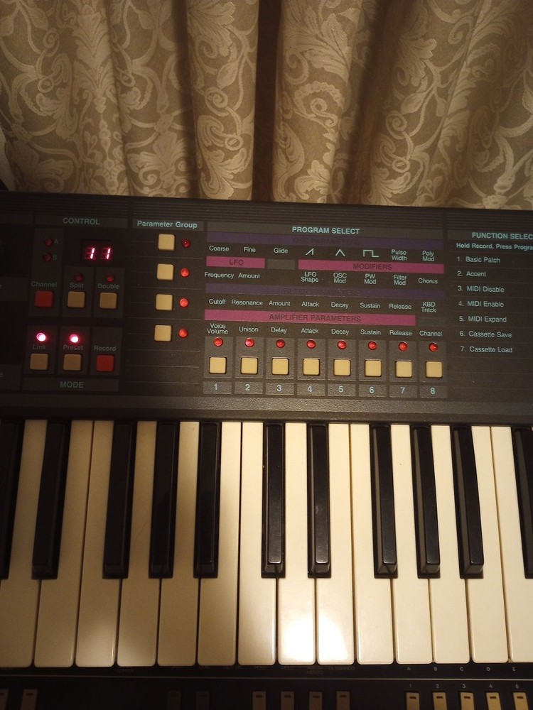 Sequential Split-Eight 61-Key 8-Voice Polyphonic Synthesizer 1985 Black