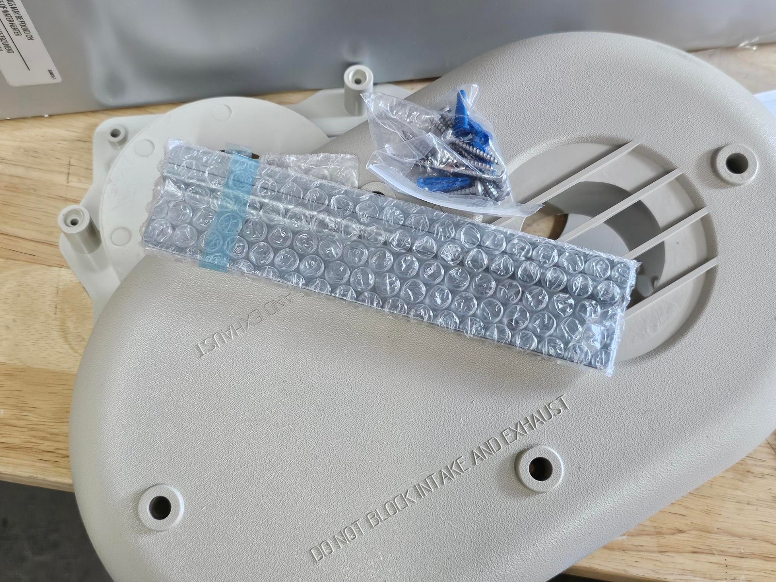 RHEEM ECOH160DVLN-3 Tankless Natural Gas Water Heater 8.4 GPM 157,000 BTU