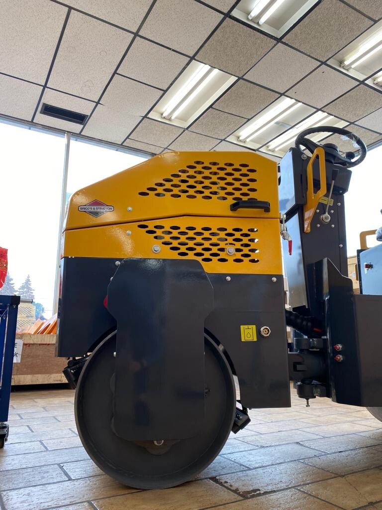 FREE SHIPPING New 1 Ton Asphalt Roller BRIGGS & STRATTON ENGINE - EPA certified