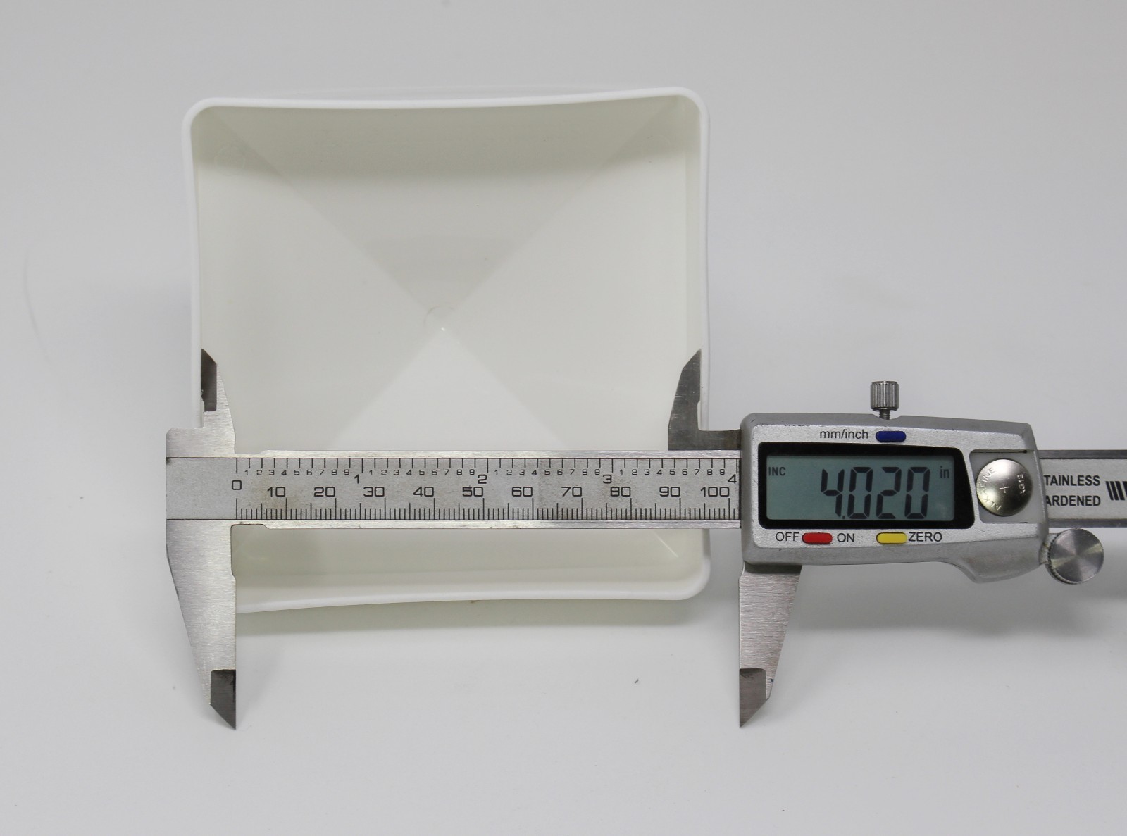 Fence Post Pvc or Vinyl Cap Plastic White True 4 x 4 pyramid 4x4 100 MM